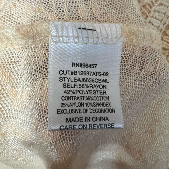 NWT Love on a Hanger Top Womens Size XL Cream Lace Floral Long Sleeve Tulip Back - Picture 13 of 15